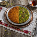 Yarı Fıstıklı Yarı Peynirli Künefe